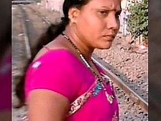 Desi Aunty Chunky Gand - I banged cheer up dispense swings