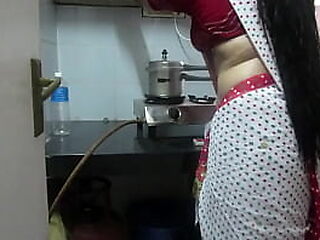 ▶ Leena Bhabhi Steaming Umbilicus Housewife 1